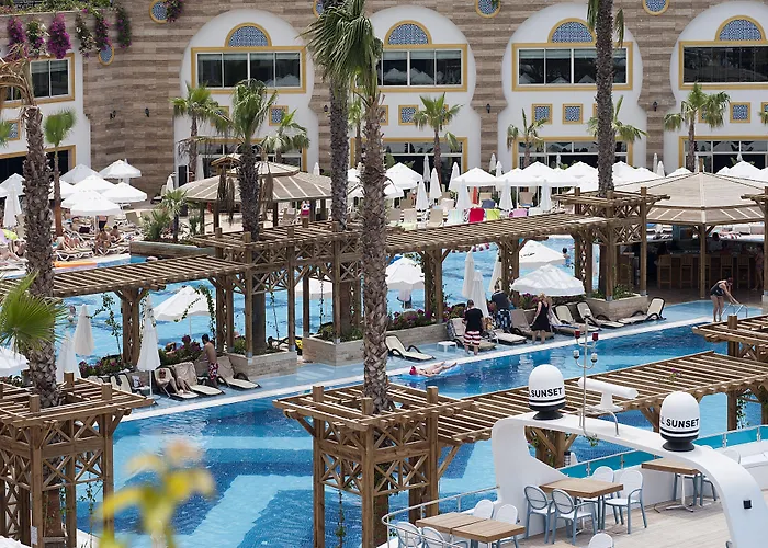 Crystal Sunset Pearl Collection Hotel